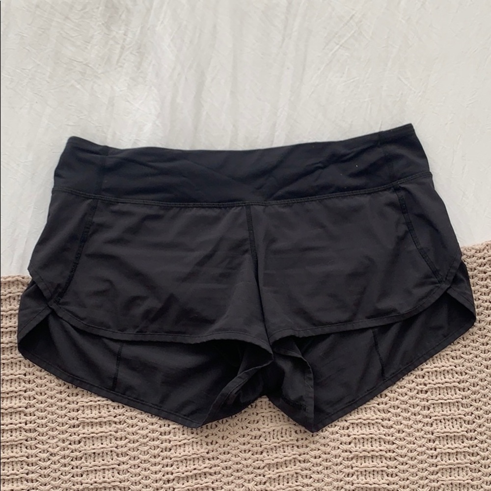 lulu speed up shorts 2.5” inseam